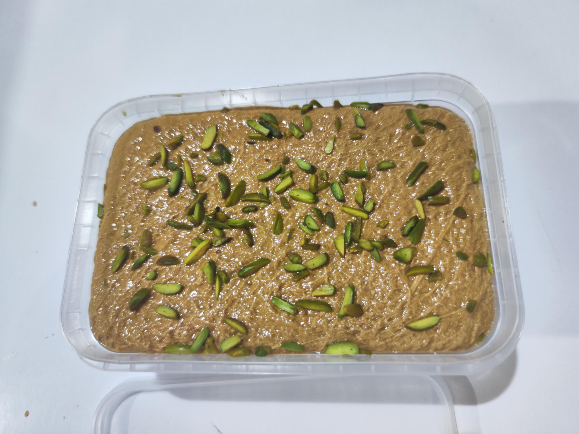 عکس حلوا پزی طاووس کریمی