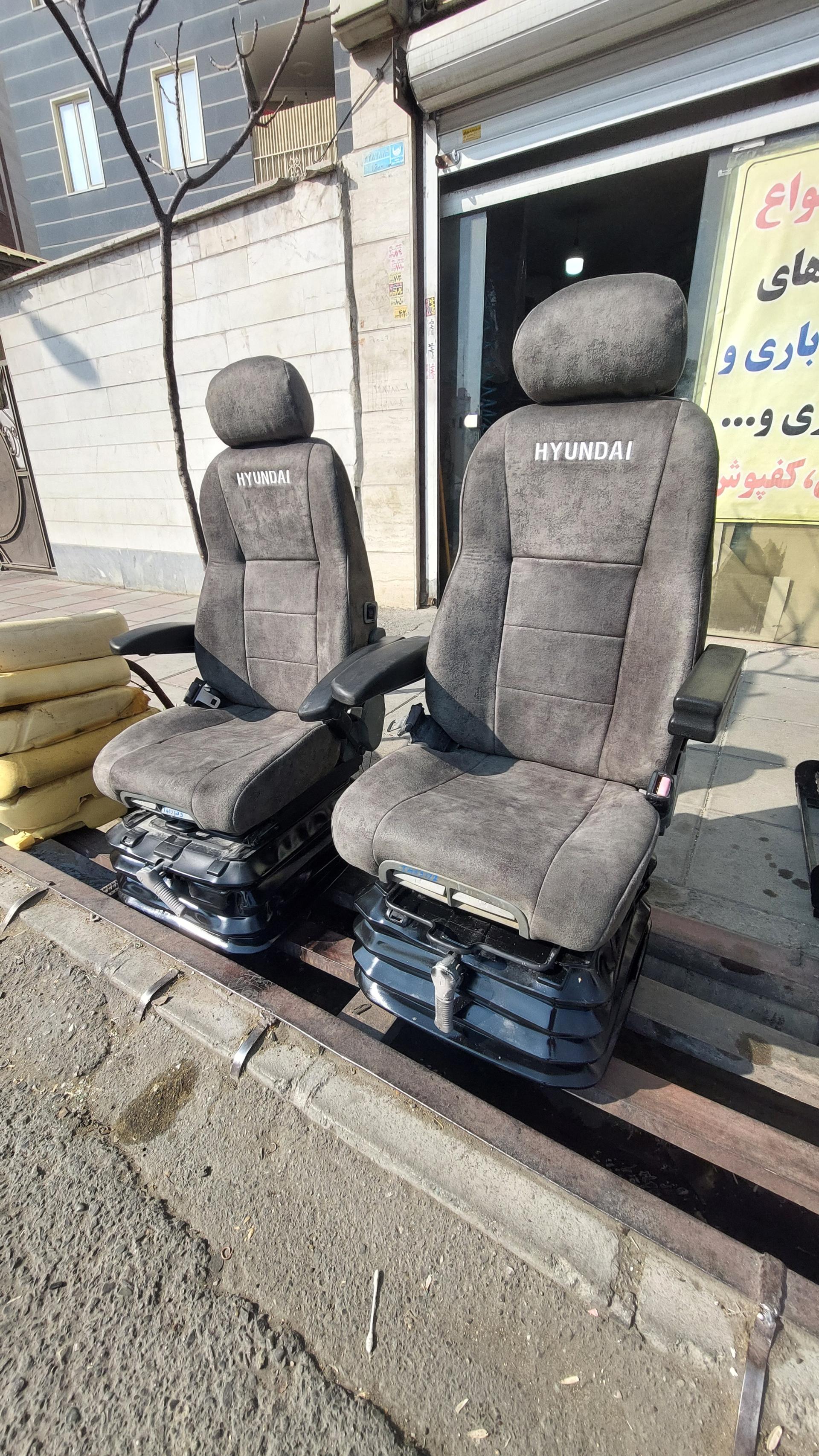 عکس تودوزی و تعمیرات صندلی اتومبیل سلیم