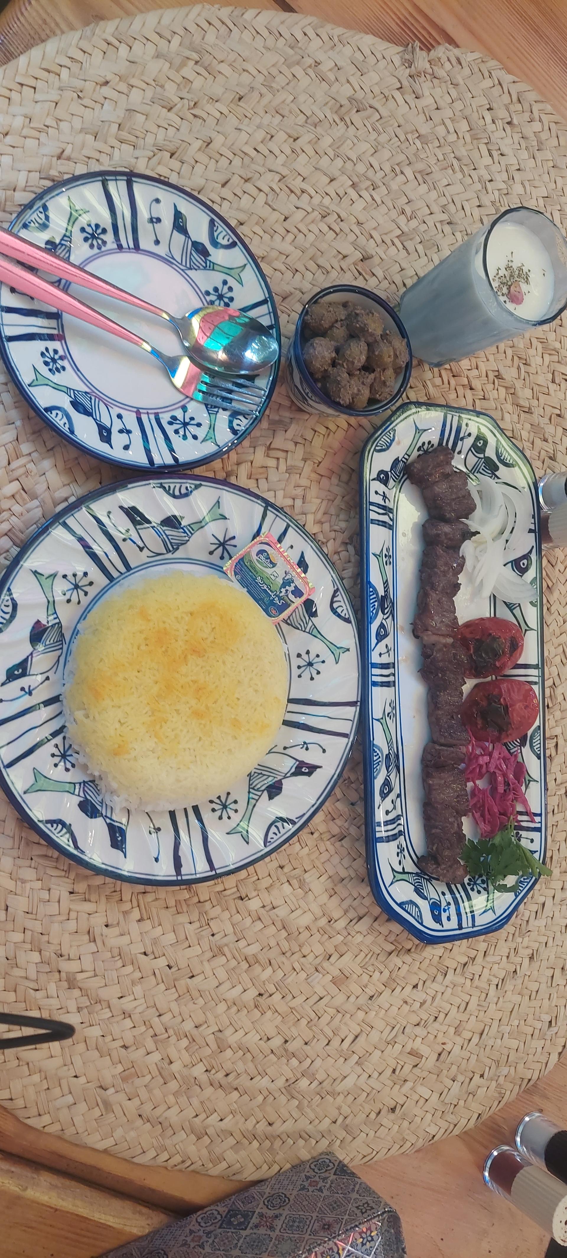 عکس باغ رستوران افرا