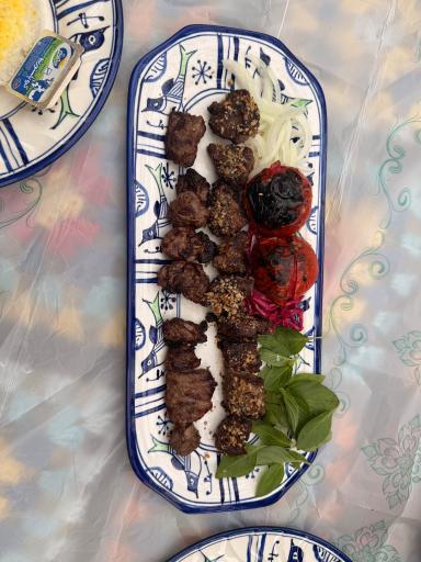 عکس باغ رستوران افرا