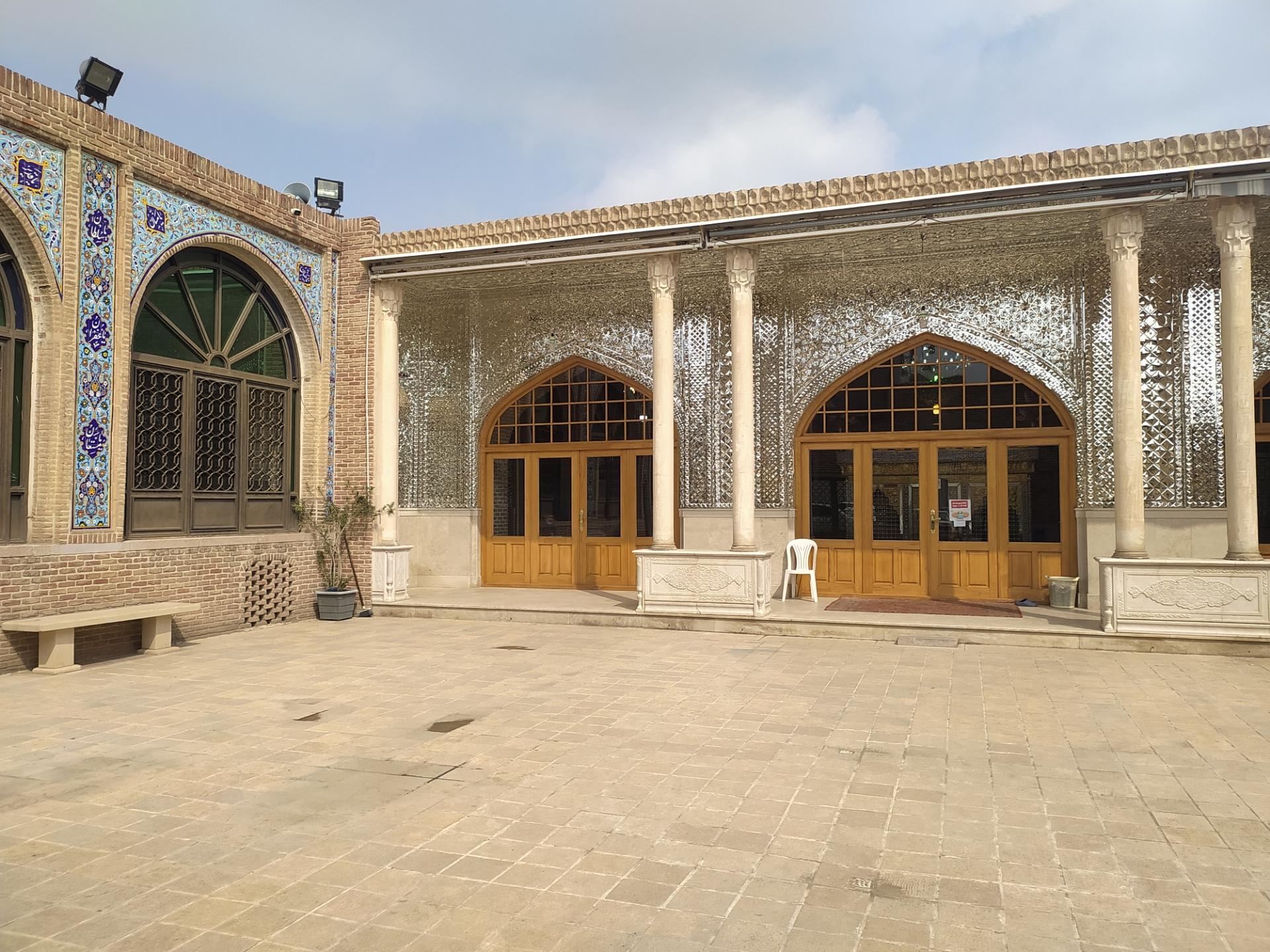 عکس آرامگاه زبیده خاتون