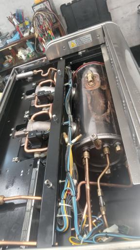 عکس تعمیرات قهوه ساز فالکو سرویس