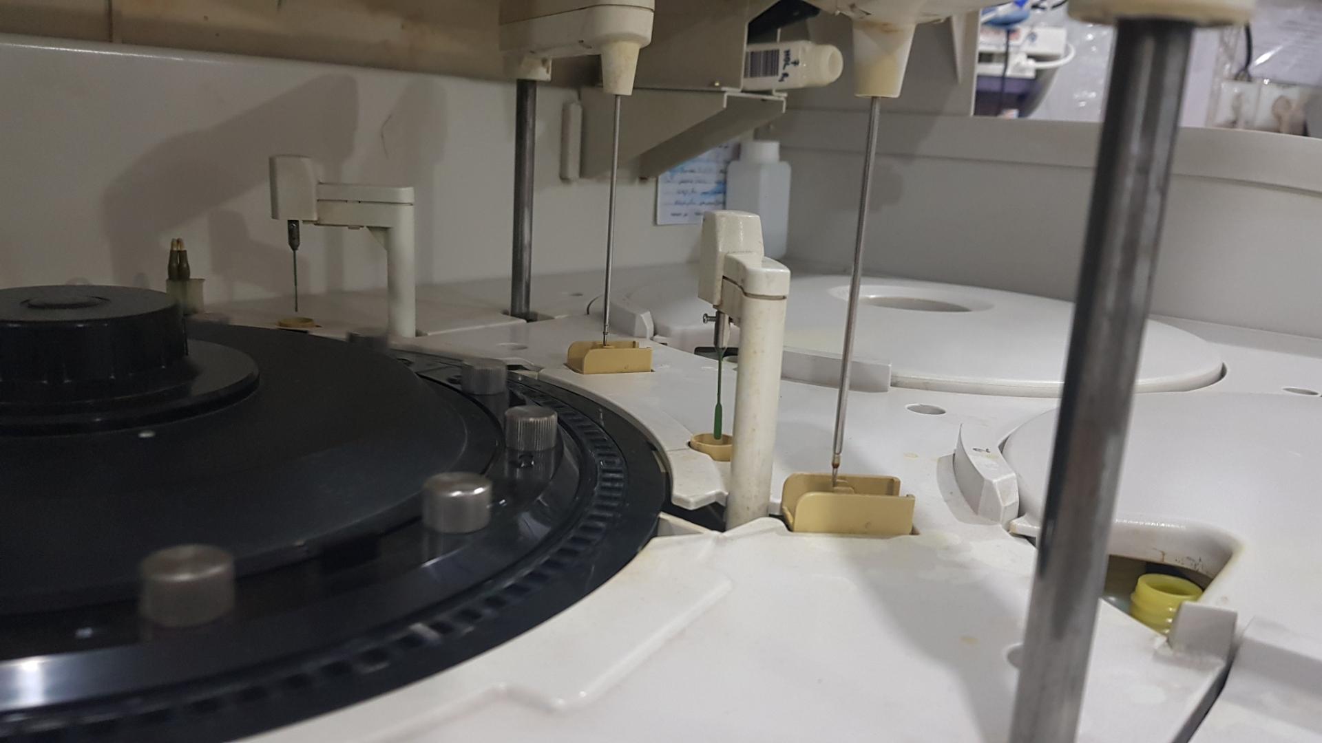 عکس آزمایشگاه شفا - دکتر سعید پیغامی