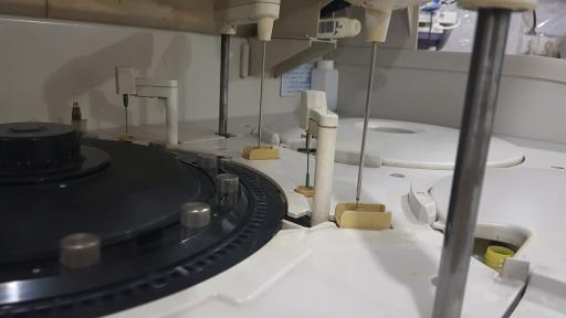 عکس آزمایشگاه شفا - دکتر سعید پیغامی