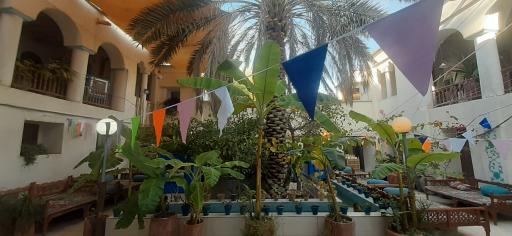 عکس سفره خانه سنتی نریمان