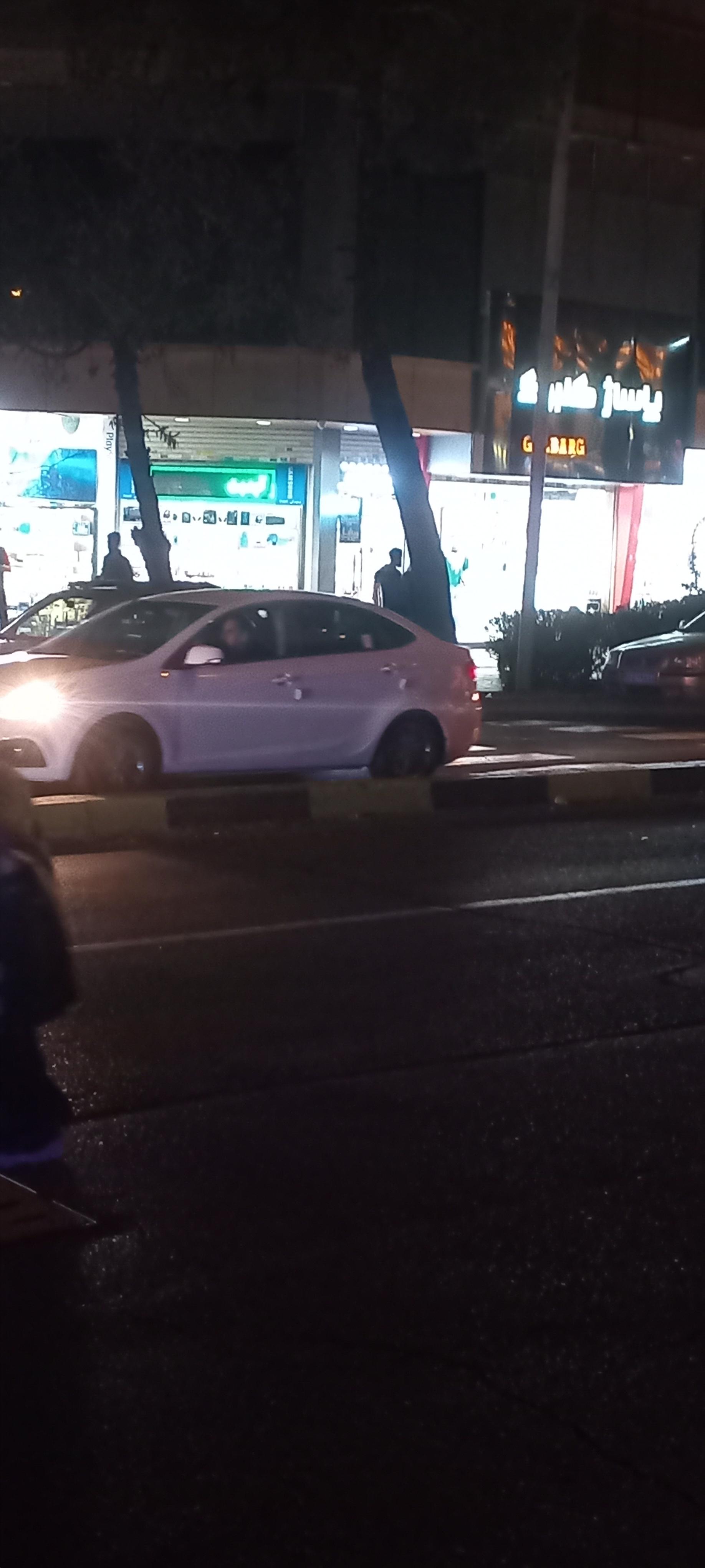 عکس پاساژ گلبرگ