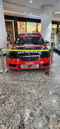 عکس مرکز خرید دومان