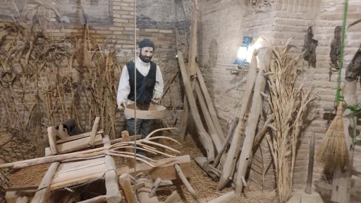 عکس عمارت خورشید