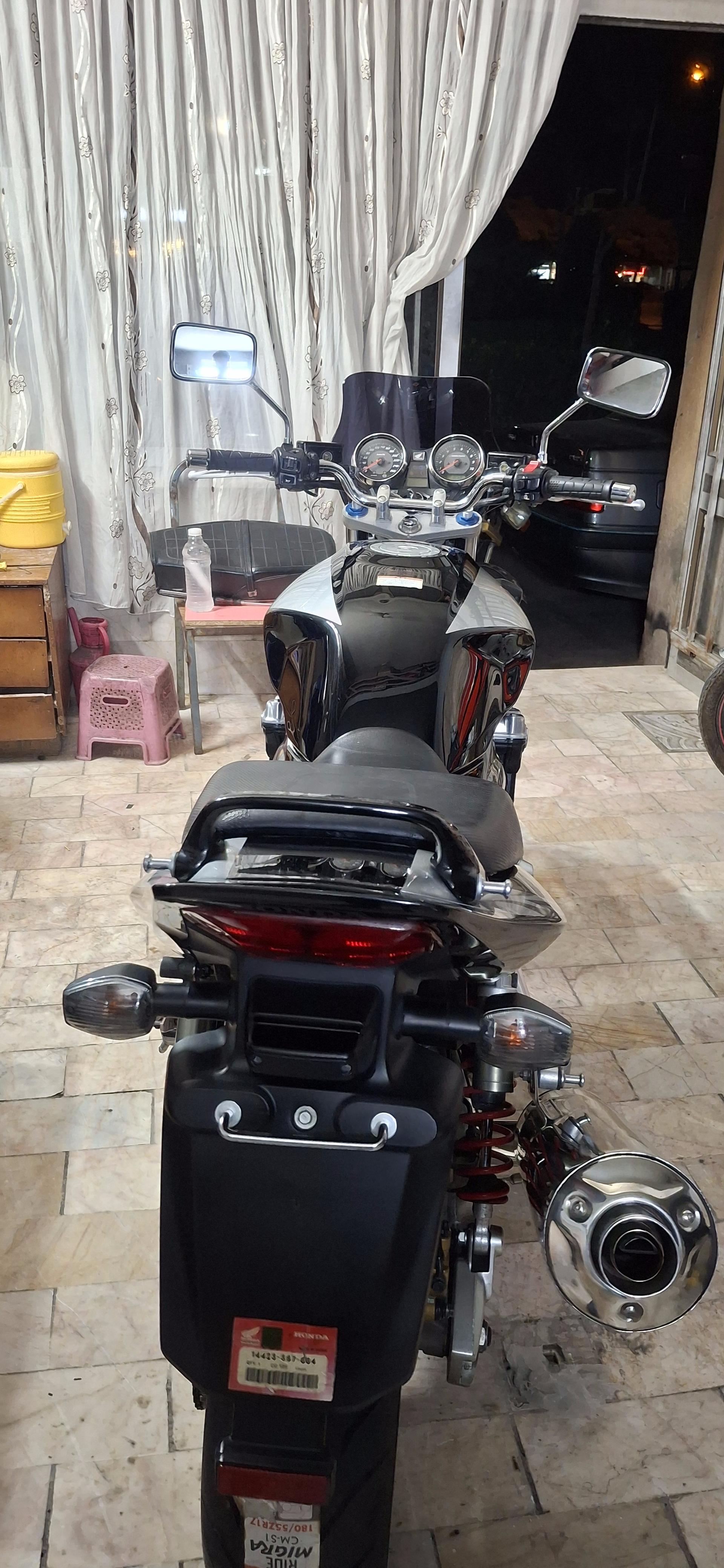 عکس تعمیرگاه و لوازم یدکی موتوکمپانی