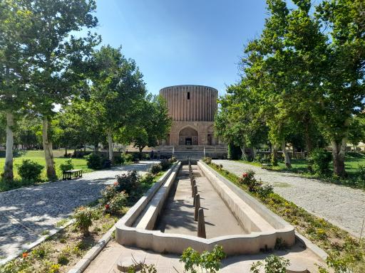 عکس عمارت خورشید