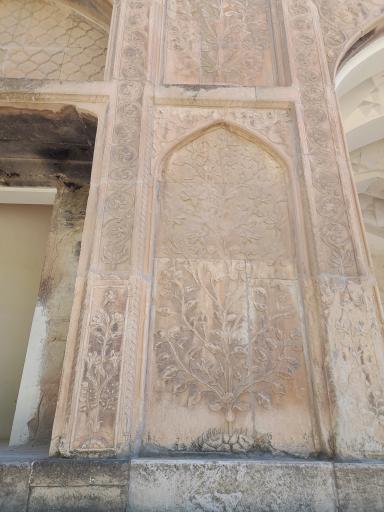 عکس عمارت خورشید