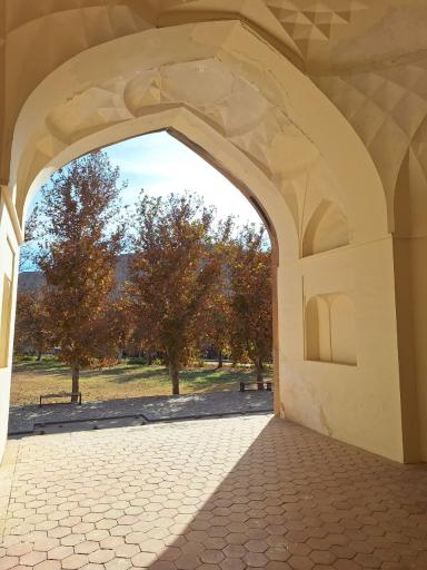 عکس عمارت خورشید