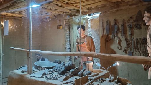 عکس عمارت خورشید