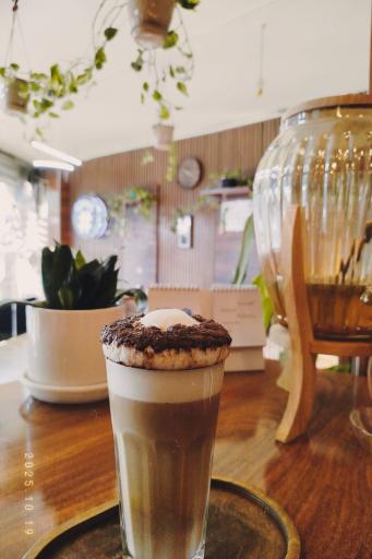 عکس کافه هشتگ