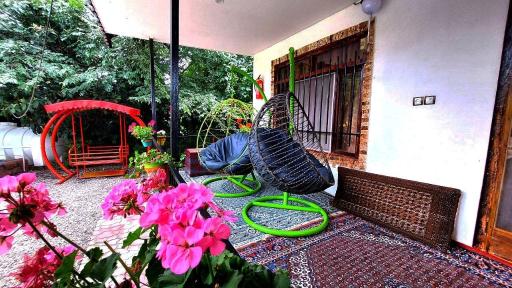 عکس اقامتگاه بومگردی باغ گلها