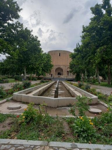 عکس عمارت خورشید