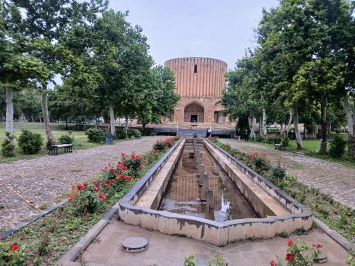 عکس عمارت خورشید