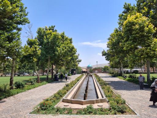 عکس عمارت خورشید