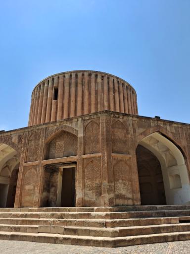 عکس عمارت خورشید