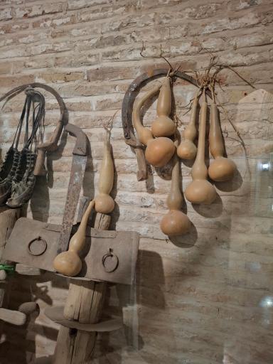 عکس عمارت خورشید