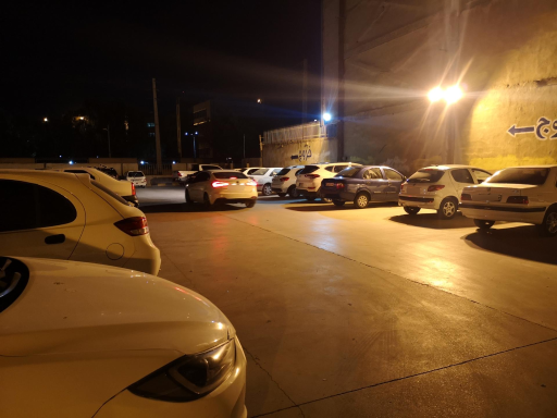 عکس پارکینگ بازار مرو