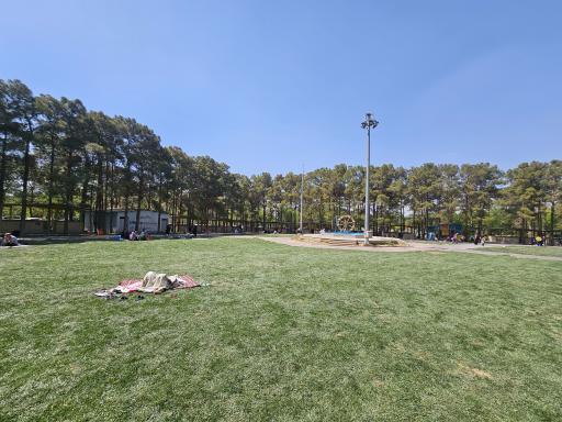 عکس مجموعه آلاچیق های باغ ابریشم 