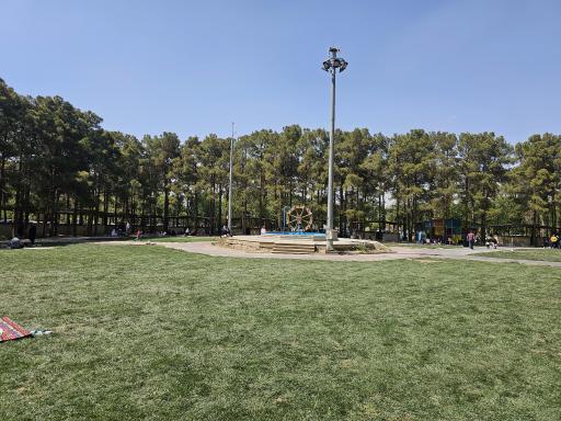 عکس مجموعه آلاچیق های باغ ابریشم 