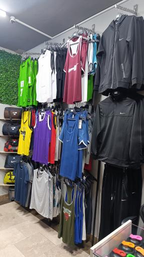 عکس فروشگاه ورزشی صِفر