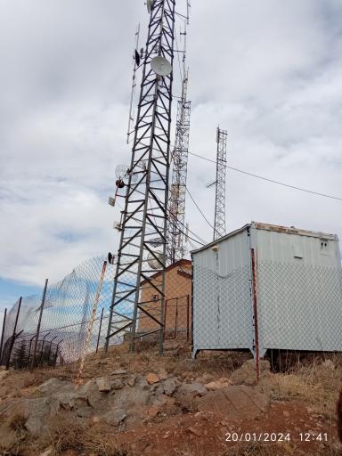 عکس ایستگاه فرستنده رادیویی و تلویزیونی نهاوند