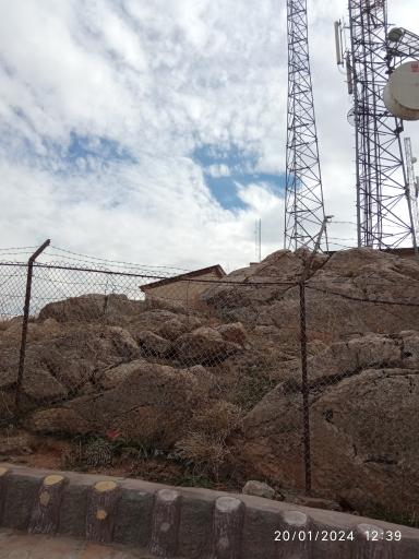 عکس ایستگاه فرستنده رادیویی و تلویزیونی نهاوند