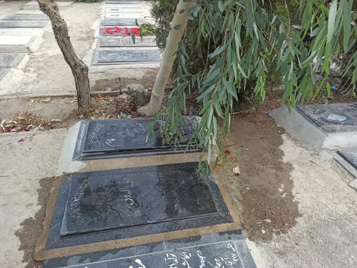 عکس مزار ولی اله ولی زاده