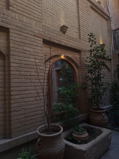 عکس سرای آناهیتا