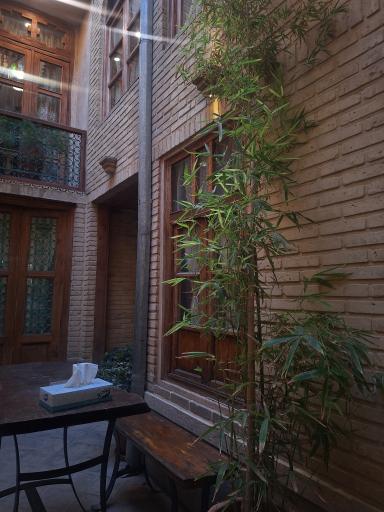 عکس سرای آناهیتا