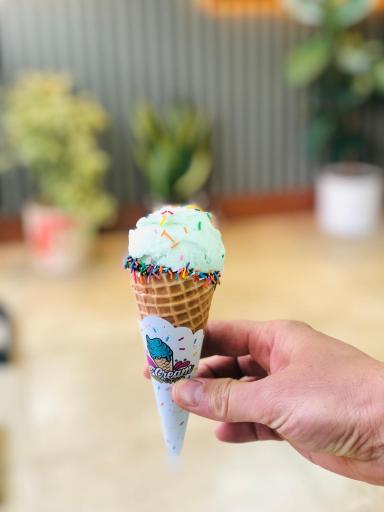 عکس کافه آبمیوه بستنی فرنام 