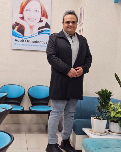 دکتر آرش محرابی متخصص ارتودنسی