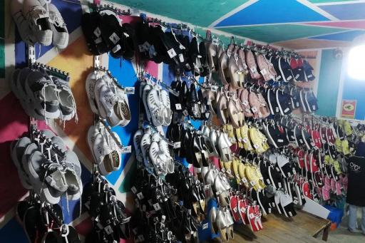 عکس کفش ارزان پا