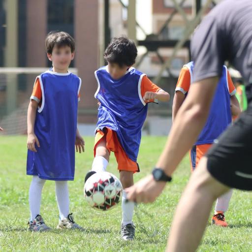 عکس آکادمی و باشگاه فوتبال ستارگان آینده 