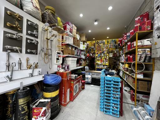 عکس فروشگاه رنگ و ابزار میرزایی