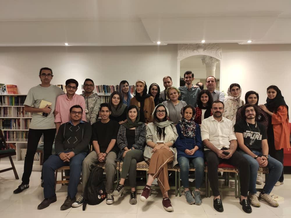 عکس باشگاه کتابخوانی ازتا