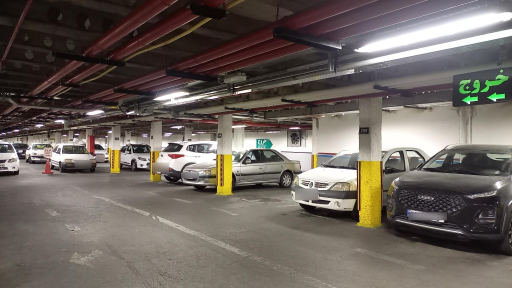 عکس پارکینگ بازار مبل ایران