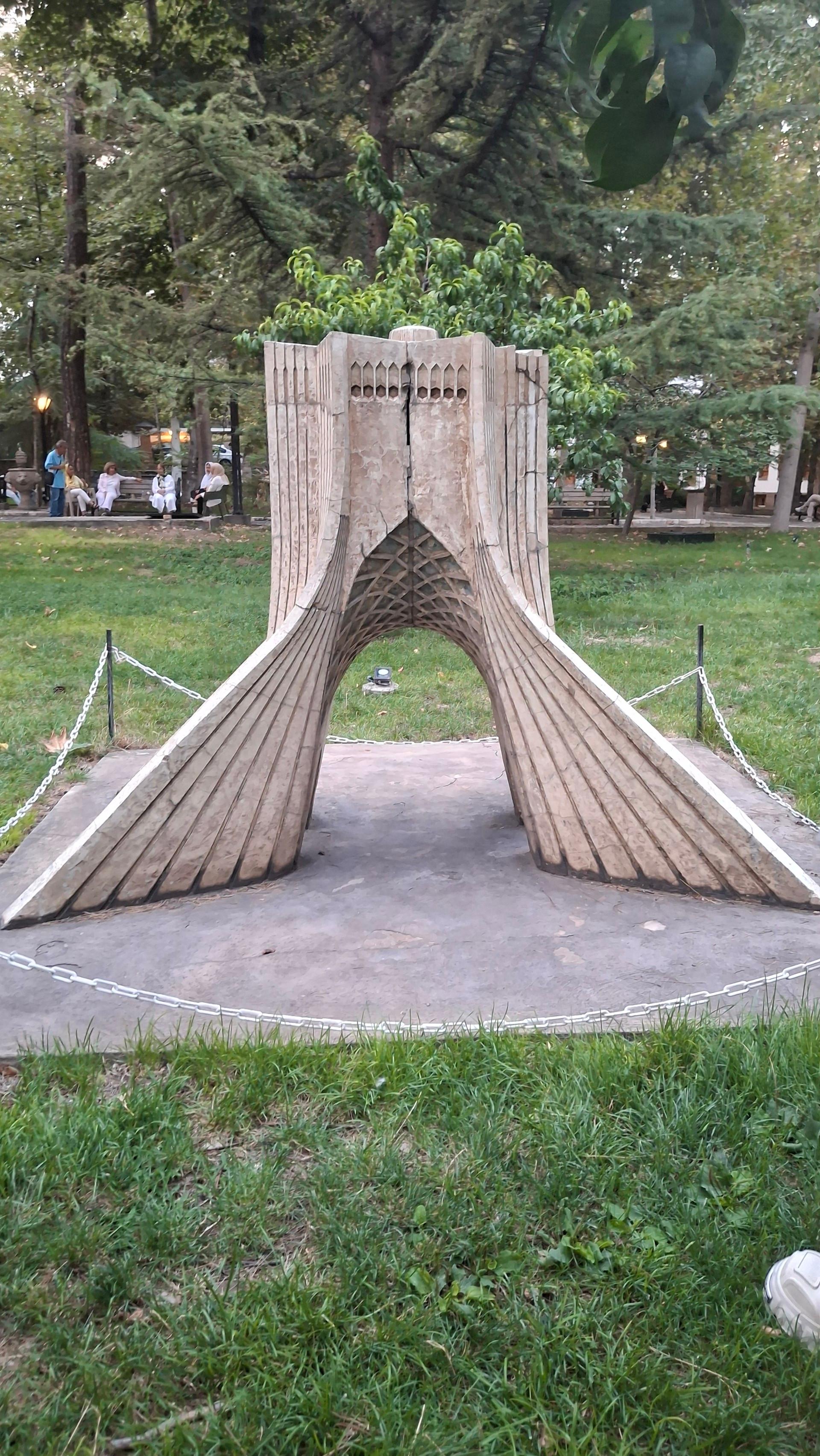 عکس باغ موزه هنر ایرانی