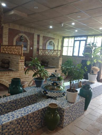 عکس عمارت رستوران سنتی بی بی گل