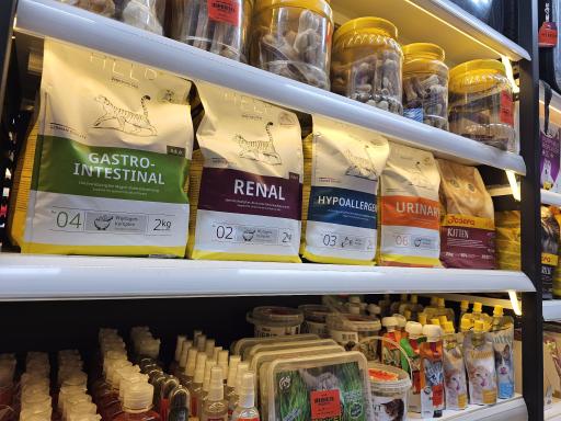 عکس کلینیک دامپزشکی و پت شاپ نوین