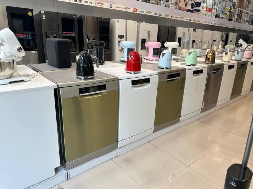 عکس فروشگاه لوازم خانگی مدرن مهستان