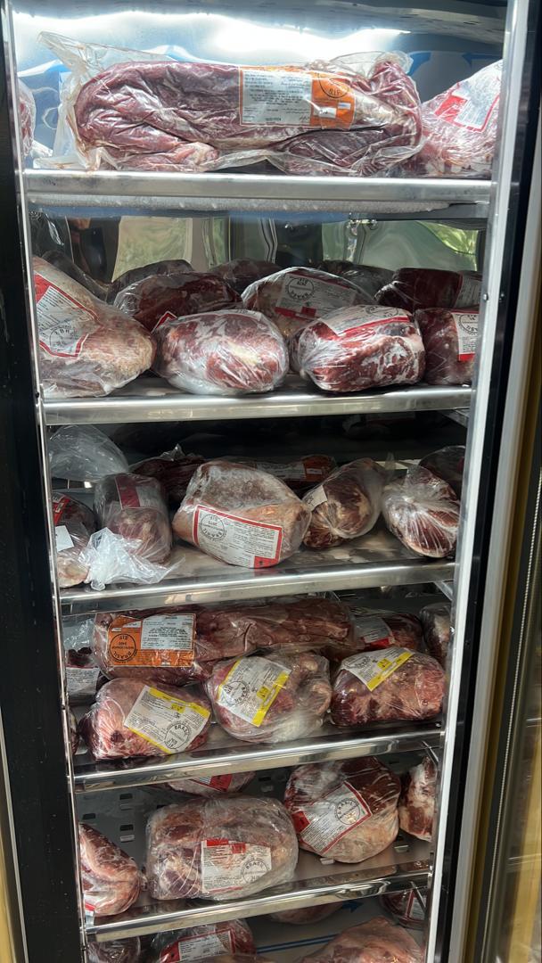 عکس پخش گوشت و مرغ منجمد مهرآوران نور پایتخت