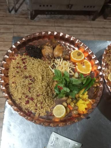 عکس رستوران بیرون بر لنگر