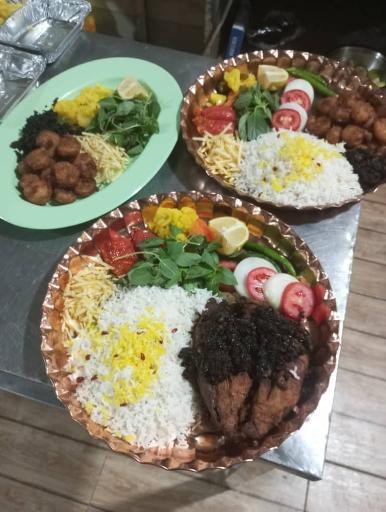 عکس رستوران بیرون بر لنگر