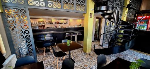 عکس کافه فست فود ماژ