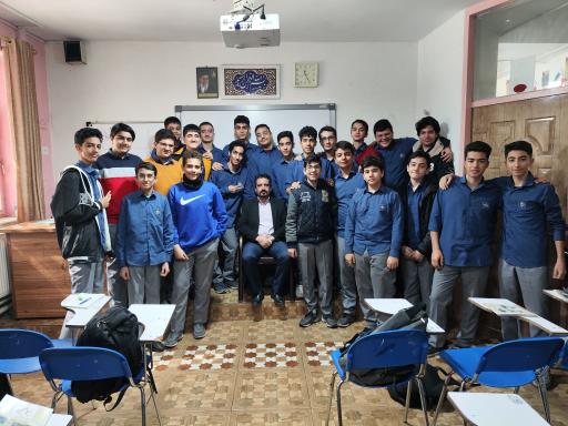 عکس دبیرستان پسرانه متوسطه دوره اول علامه حلی