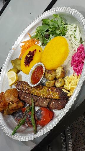 عکس باغ رستوران سنتی وزیر